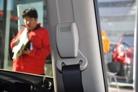 2013款Jeep指南者2.0L运动版到店实拍