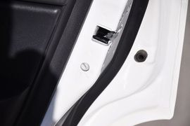 2013款Jeep指南者2.0L运动版到店实拍