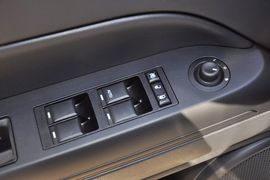 2013款Jeep指南者2.0L运动版到店实拍