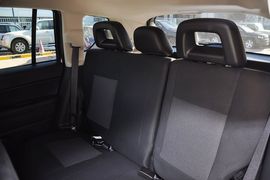 2013款Jeep指南者2.0L运动版到店实拍