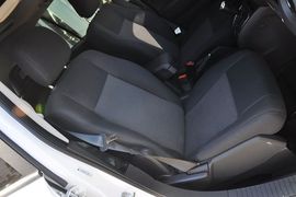 2013款Jeep指南者2.0L运动版到店实拍