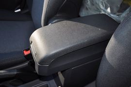 2013款Jeep指南者2.0L运动版到店实拍