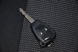 2013款Jeep指南者2.0L运动版到店实拍