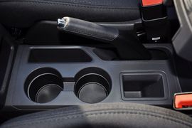 2013款Jeep指南者2.0L运动版到店实拍