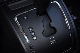 2013款Jeep指南者2.0L运动版到店实拍