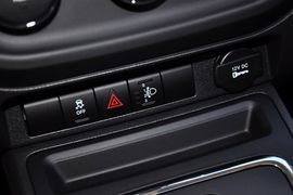 2013款Jeep指南者2.0L运动版到店实拍