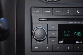2013款Jeep指南者2.0L运动版到店实拍