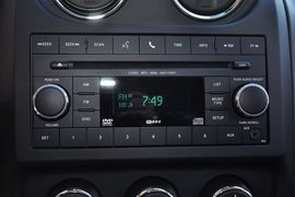 2013款Jeep指南者2.0L运动版到店实拍