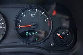2013款Jeep指南者2.0L运动版到店实拍