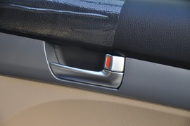 2013款起亚索兰托2.4L舒适版7座