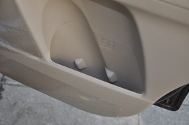 2013款起亚索兰托2.4L舒适版7座
