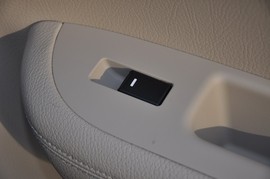 2013款起亚索兰托2.4L舒适版7座