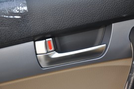 2013款起亚索兰托2.4L舒适版7座