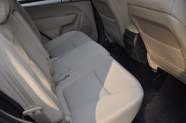 2013款起亚索兰托2.4L舒适版7座