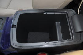 2013款起亚索兰托2.4L舒适版7座