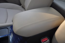 2013款起亚索兰托2.4L舒适版7座