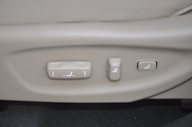 2013款起亚索兰托2.4L舒适版7座