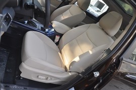 2013款起亚索兰托2.4L舒适版7座