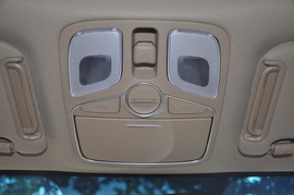 2013款起亚索兰托2.4L舒适版7座