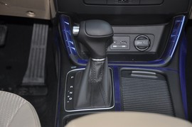2013款起亚索兰托2.4L舒适版7座