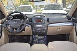 2013款起亚索兰托2.4L舒适版7座