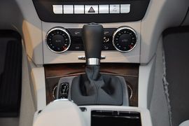 2013款奔驰C260优雅型到店实拍