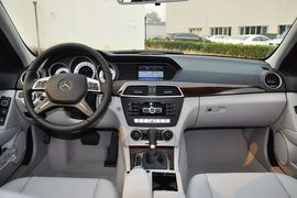 2013款奔驰C260优雅型到店实拍