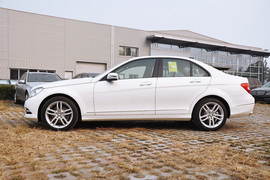 2013款奔驰C260优雅型到店实拍