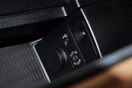 2013款宝马740Li豪华型