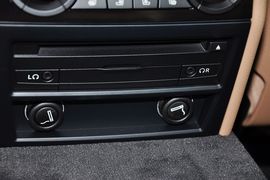 2013款宝马740Li豪华型