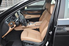 2013款宝马740Li豪华型