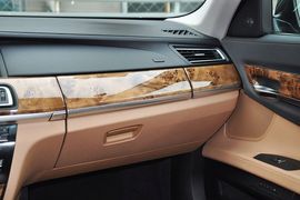 2013款宝马740Li豪华型