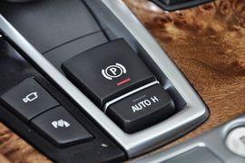 2013款宝马740Li豪华型