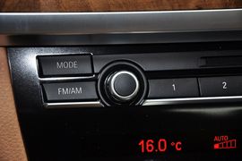 2013款宝马740Li豪华型