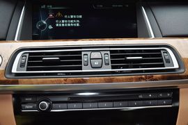 2013款宝马740Li豪华型