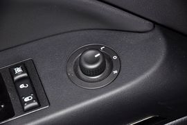 2013款Jeep指南者2.4L都市版