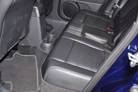 2013款Jeep指南者2.4L都市版