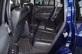 2013款Jeep指南者2.4L都市版