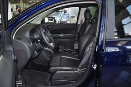 2013款Jeep指南者2.4L都市版