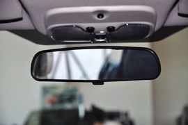 2013款Jeep指南者2.4L都市版
