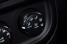 2013款Jeep指南者2.4L都市版
