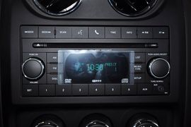 2013款Jeep指南者2.4L都市版