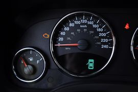2013款Jeep指南者2.4L都市版