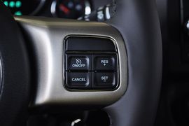 2013款Jeep指南者2.4L都市版
