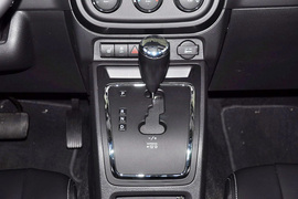 2013款Jeep指南者2.4L都市版