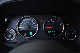 2013款Jeep指南者2.4L都市版