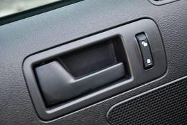 2013款福特野马V6