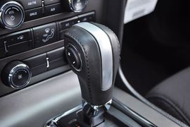 2013款福特野马V6