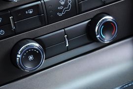 2013款福特野马V6