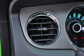 2013款福特野马V6